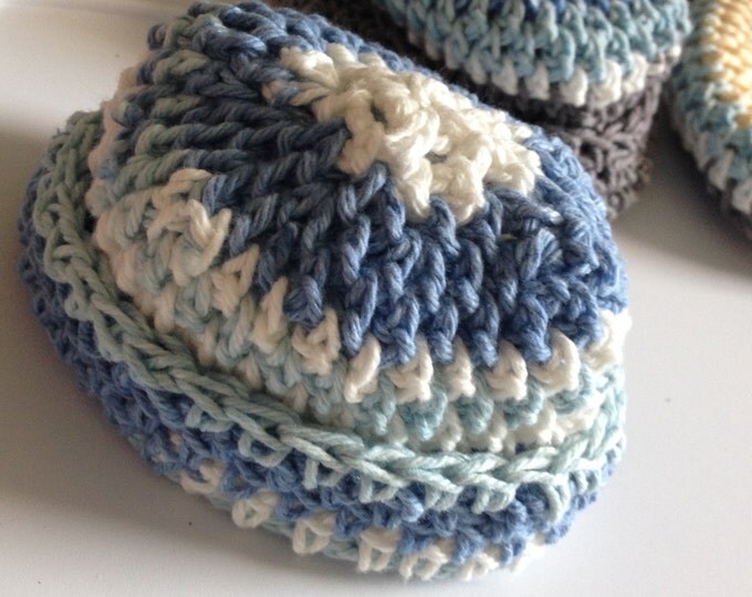 blue & white crochet cap size 3 months