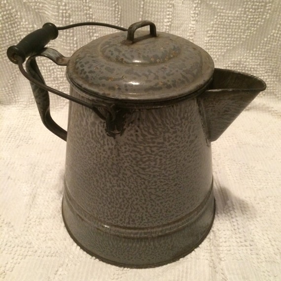 Items similar to Vintage Extra Large Gray Metal Graniteware Campfire
