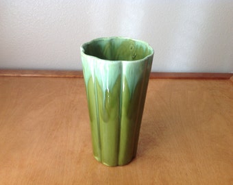 USA Pottery Green Drip Design Vase 8 1/2" in Height
