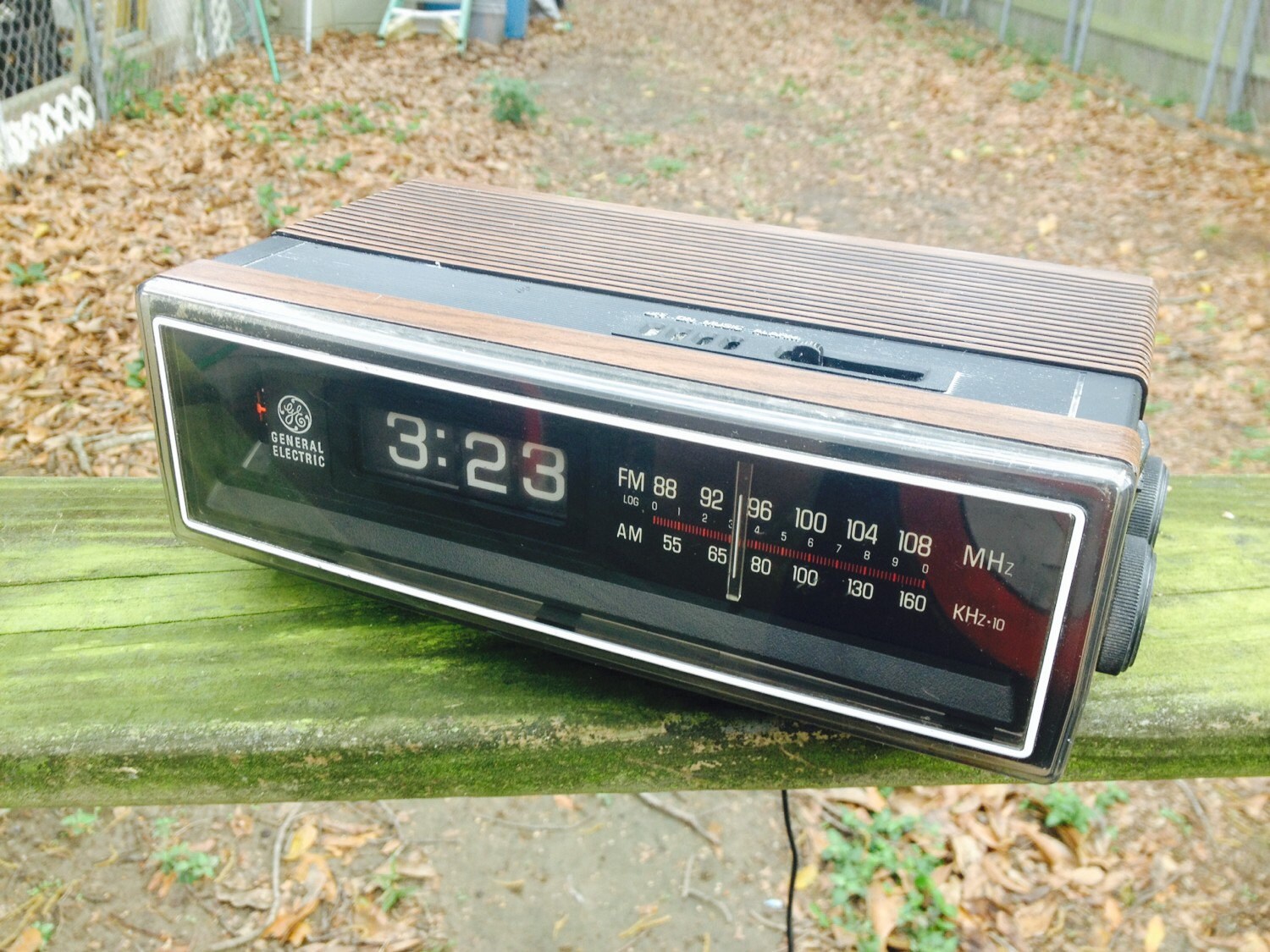 1970s GE flip number alarm clock radio by BertNBettysVintage