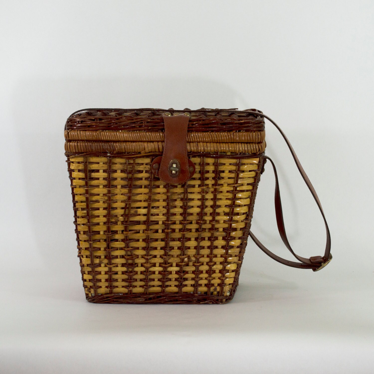 1970s Wicker Picnic Basket