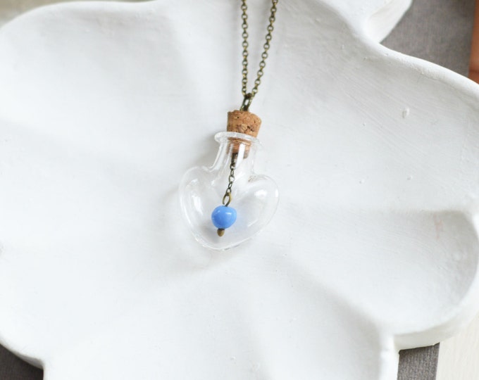SALE! Pendant-vessel of glass heart-shaped acrylic bead
