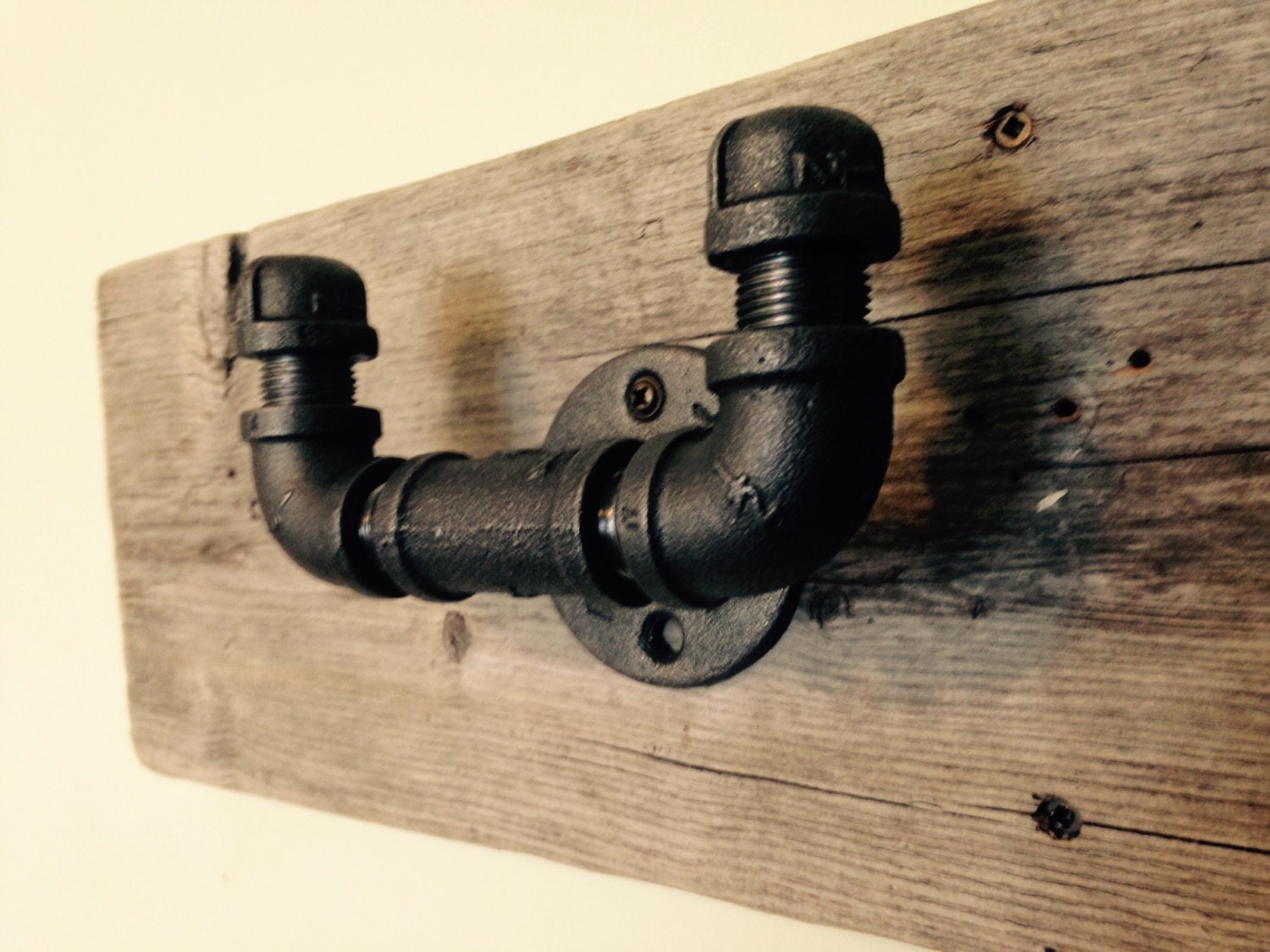 Industrial Pipe Double Towel or Coat Hook 90 by PipesandPlanks