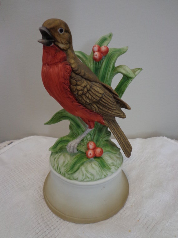 Shafford Musical Porcelain Robin Figurine Bird Art Figurine