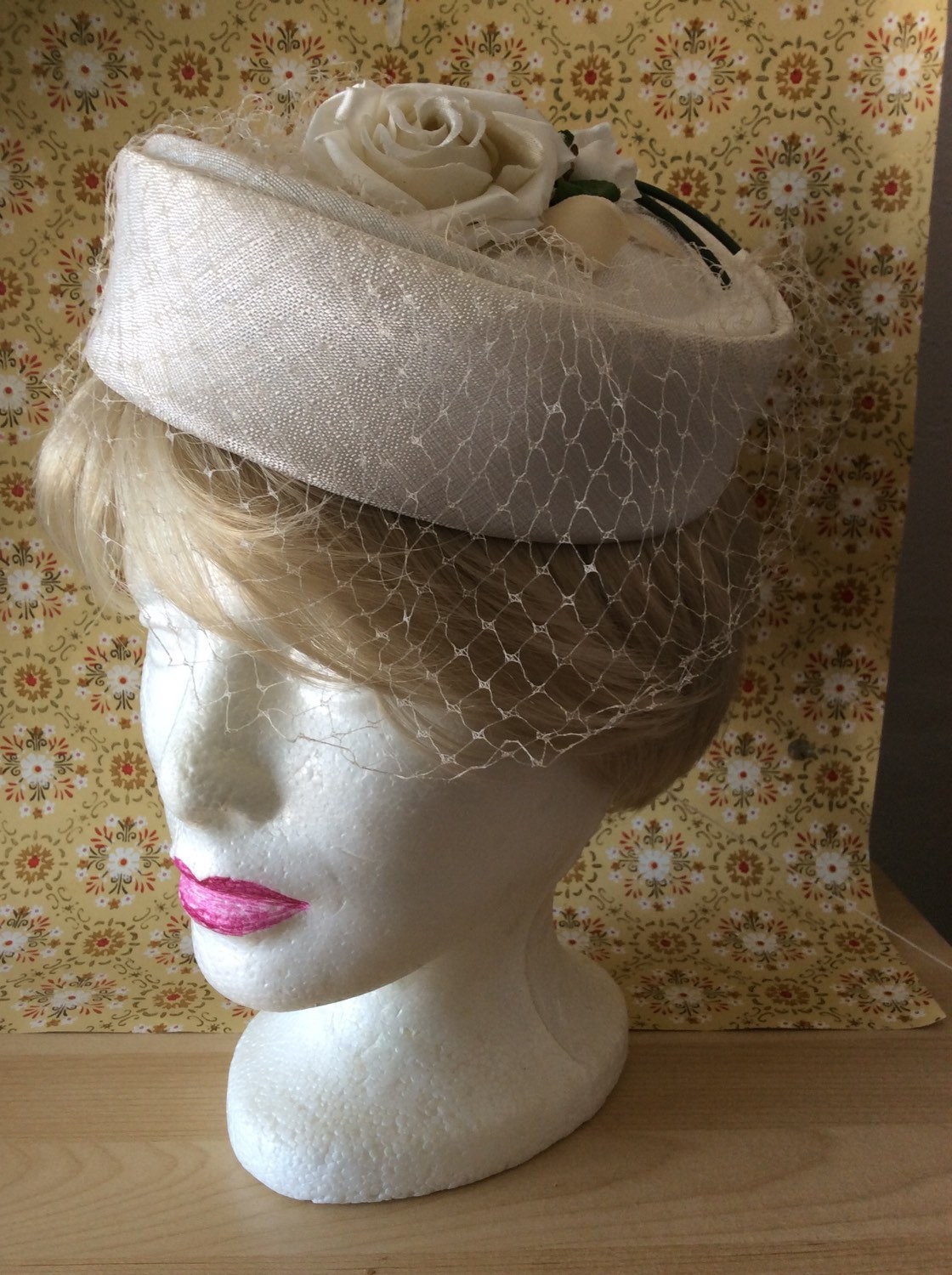 Vintage 50s Bridal Fascinator Pillbox Hat with Blusher Veil