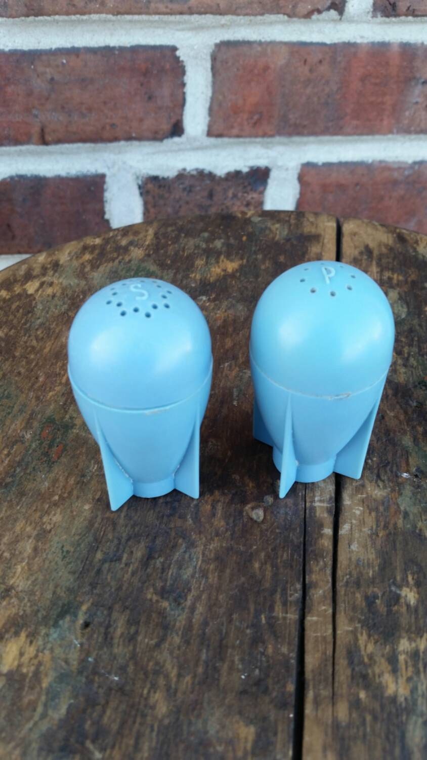 Atomic age salt and pepper shakers Haute Juice