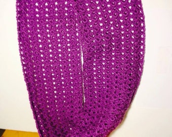 Ladies infinity scarf in lavender color and lacy design