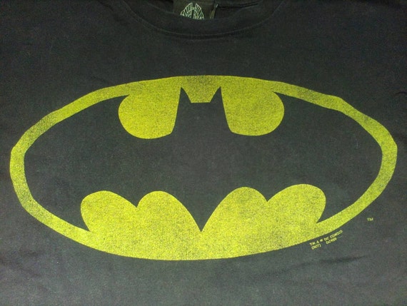 Batman 90s Bat Symbol T-shirt Large