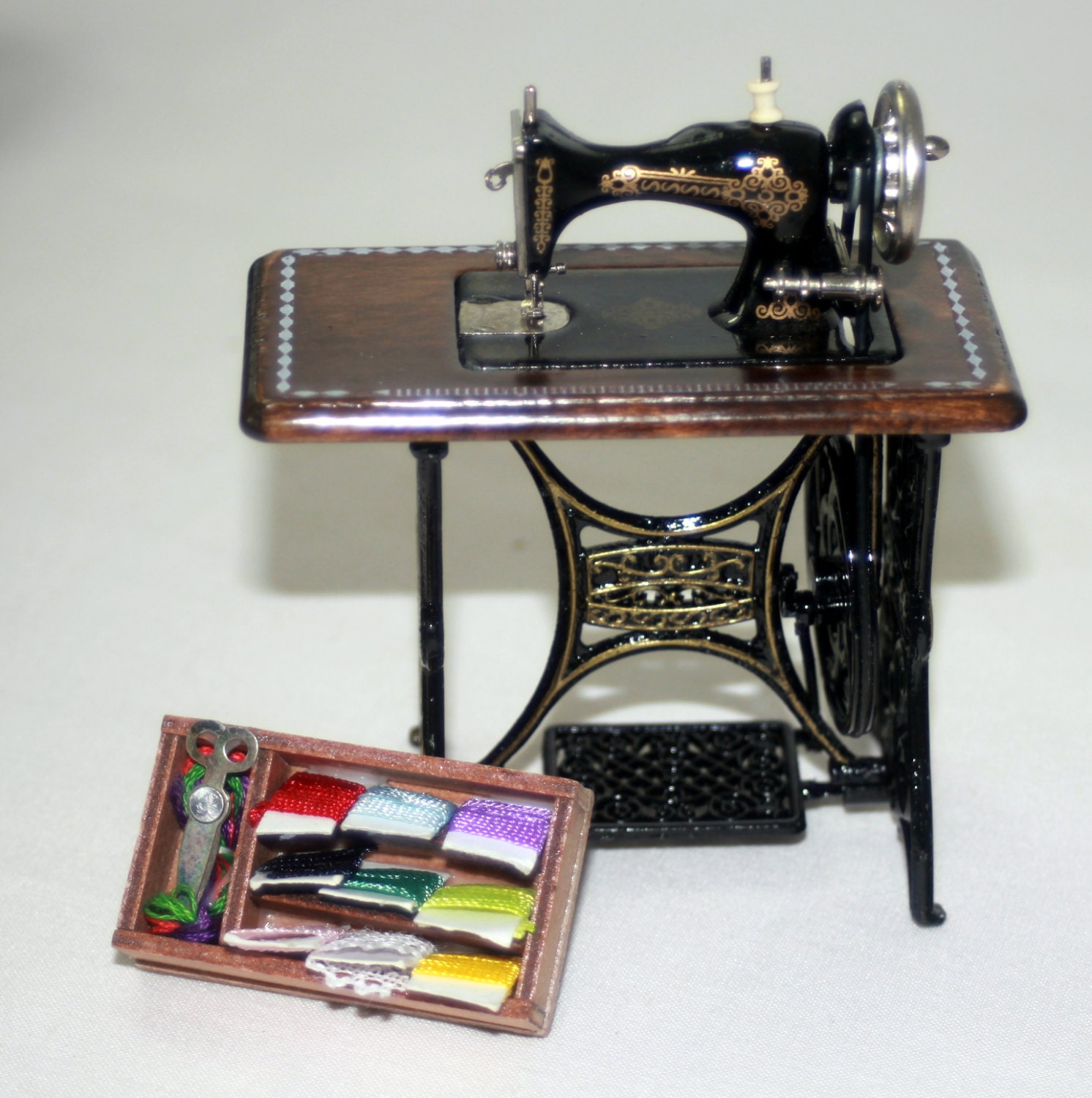 Miniature dollhouse 1:12th scale sewing machine with moving