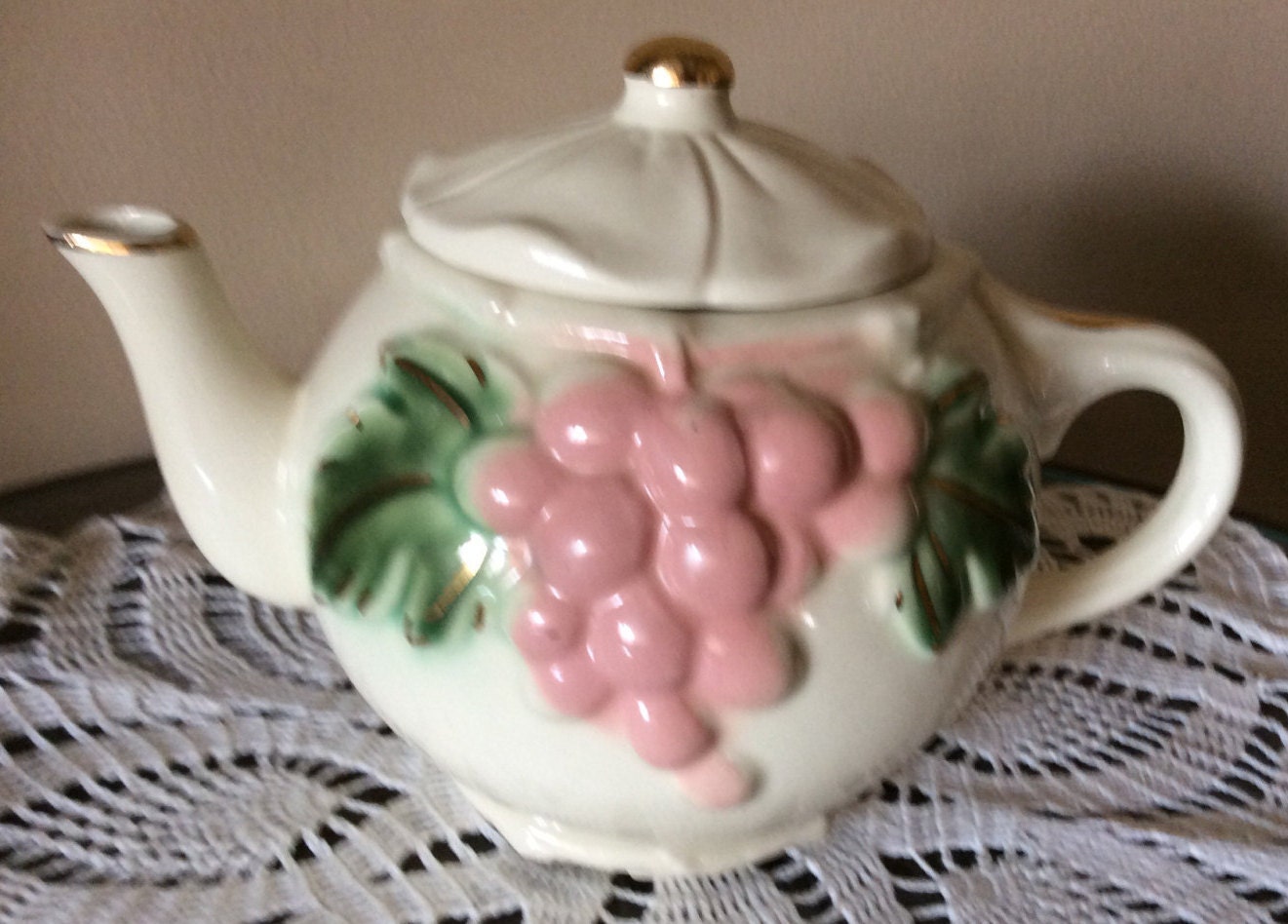 Vintage Tea Pot/ Tea Pot with Grapes Haute Juice