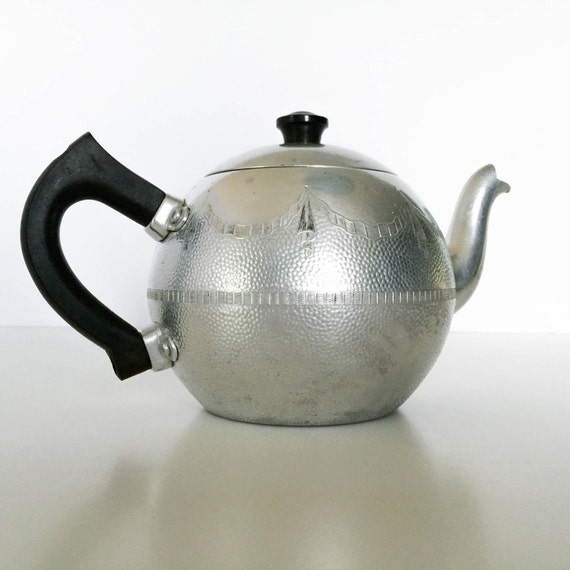tea Pot VadieMae Aluminum Brand 1950's cups Swan 4 Cup Vintage by vintage  brands Tea