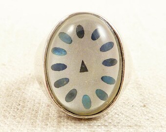 Size 8 Vintage Abstract Sterling and Lucite Clock Ring