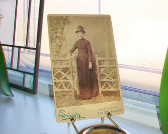 Antique Photograph Victorian Woman 1800s Cabinet Card