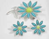 Sarah Coventry 'Daisy Time' Blue Flower Pin and Earrings Set