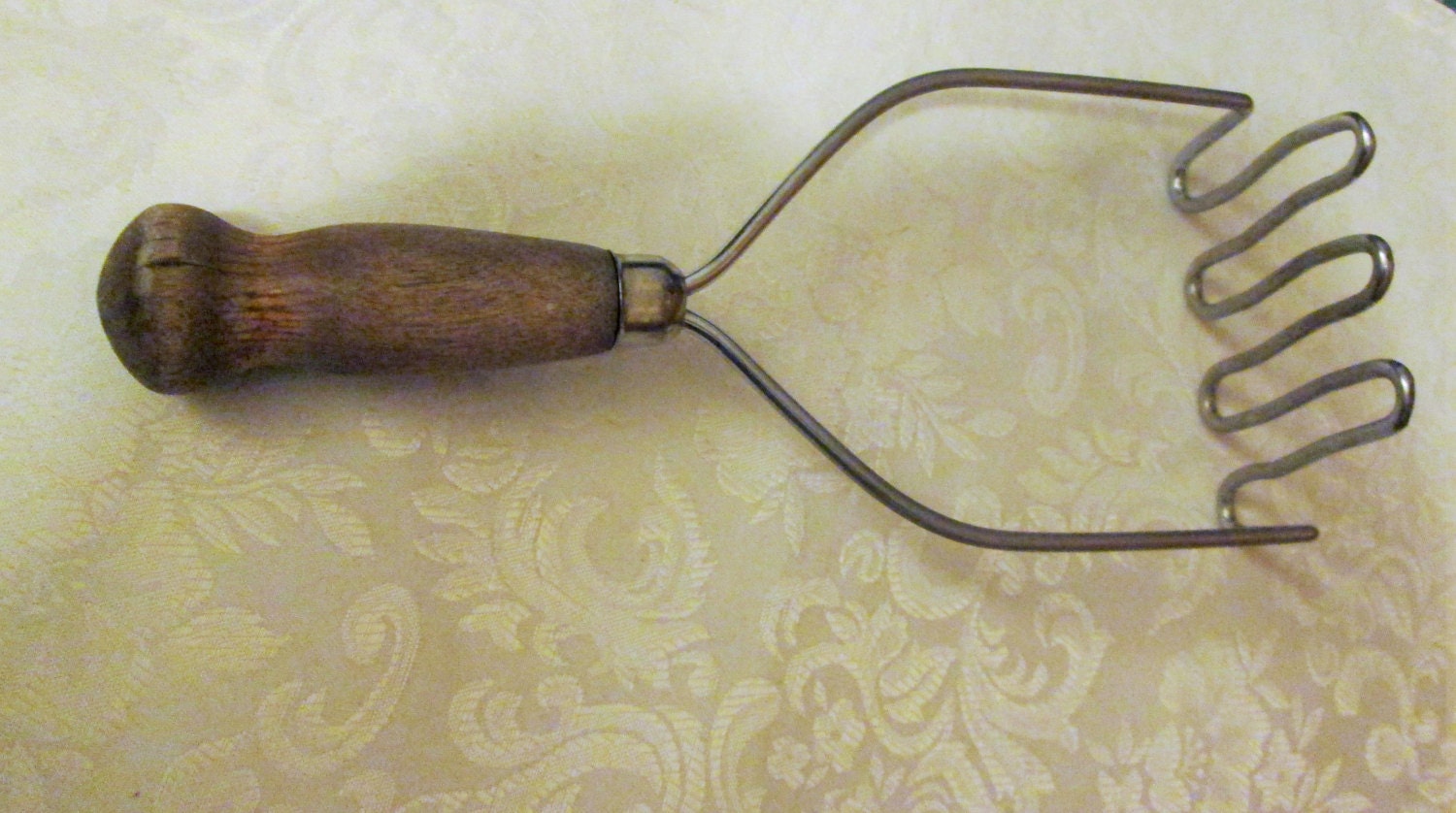Primitive Antique Vtg Potato Masher Solid Wood by LizsTallent