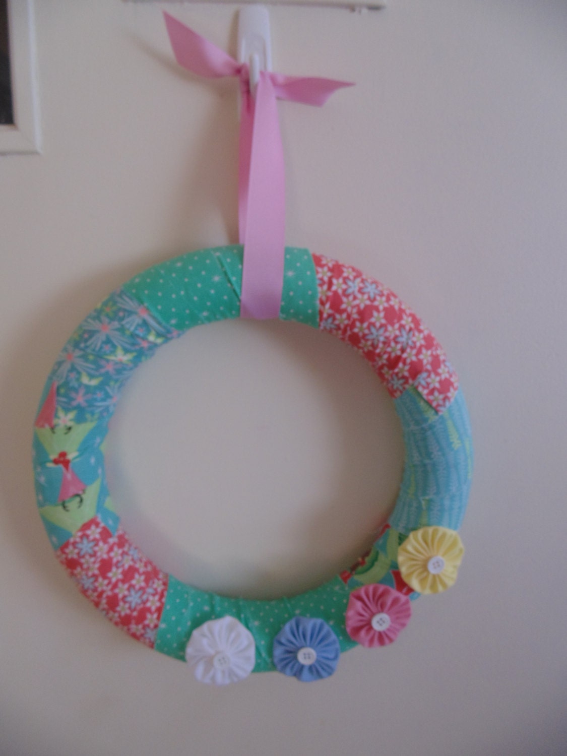 12 inch Christmas Fabric & Yo Yo Wreath