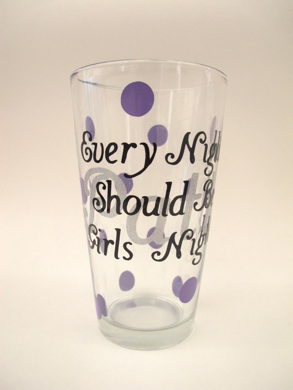 Custom Pint Glasses with Your Logo - Beer Glasses - DiscountMugs