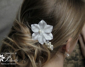 Peigne mariage pétales de fleurs en satin de soie et perles - Bridal silk flowers and pearls haircomb