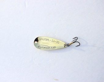 grandpa to be, pregnancy announcement fishing lure, daddy to be, pregnancy reveal, lure, custom fishing lure, dad fishing lure, fishin