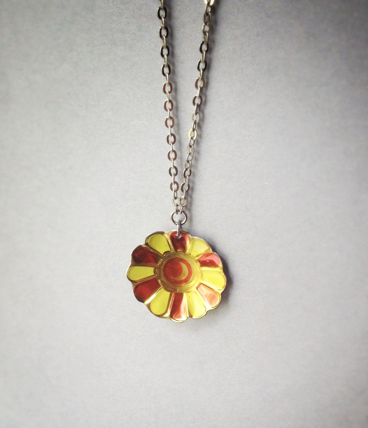 Vintage metal flower necklace recycled from a by