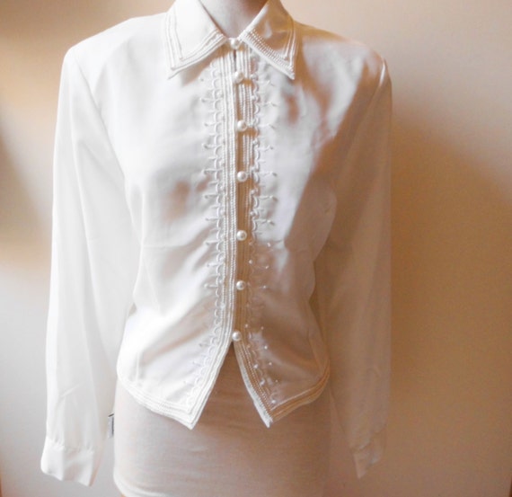 Vintage 80s women white button up shirt with by LAndrominaPerfecta