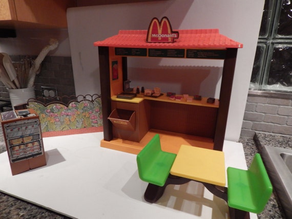 barbie loves mcdonalds 1982