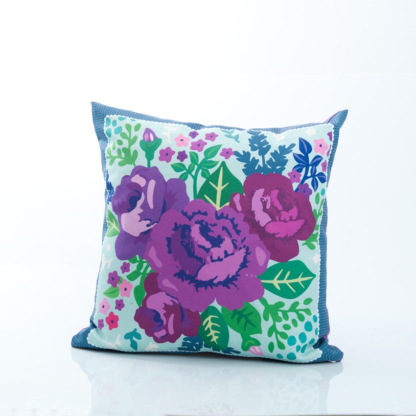 Flowered Decorative Pillow Flowers bouquet by TweelingenHomeDecor