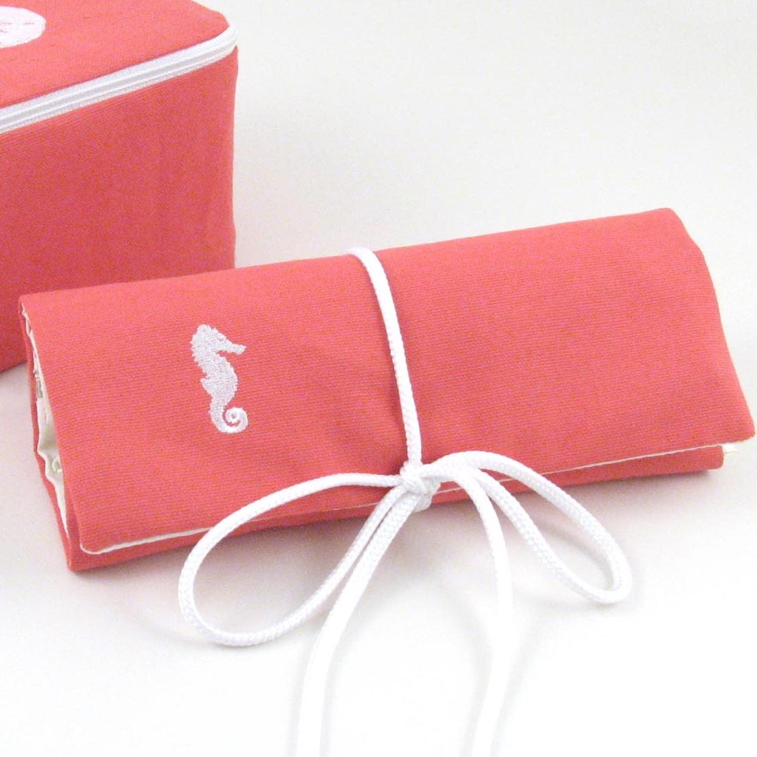 Embroidered Jewelry Roll // Jewelry Roll with Embroidered