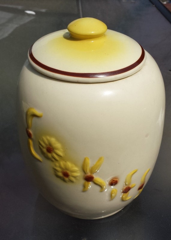 HULL pale yellow round COOKIE JAR No. 48 by MyRusticRuminations