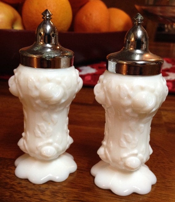 Vintage Fenton Rose Bud - Milk Glass Salt & Pepper Shakers!