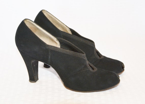 1930s Vintage Black Suede High Heel Pumps Shoes with Open Toes