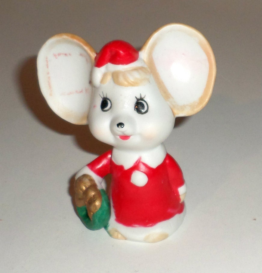 the heart of christmas mouse figurines