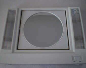 Vintage Miralite Travel Makeup Vanity light up Mirror Battery Operated In Original Box