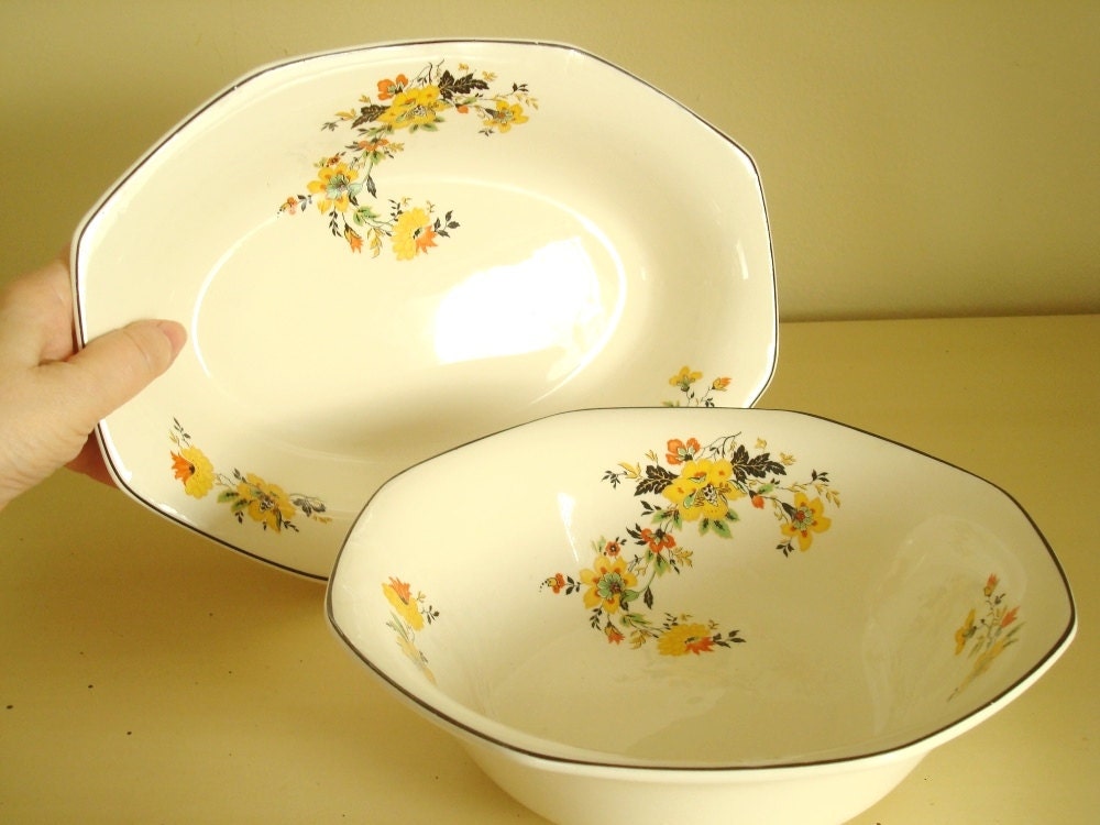 Homer Laughlin Medieval Rose pattern 2 pc. serving set large