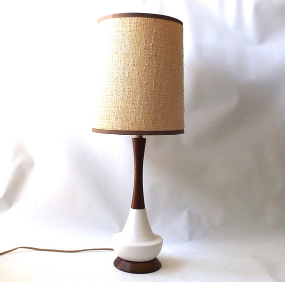 vintage 1950's saucer table lamp white by RecycleBuyVintage