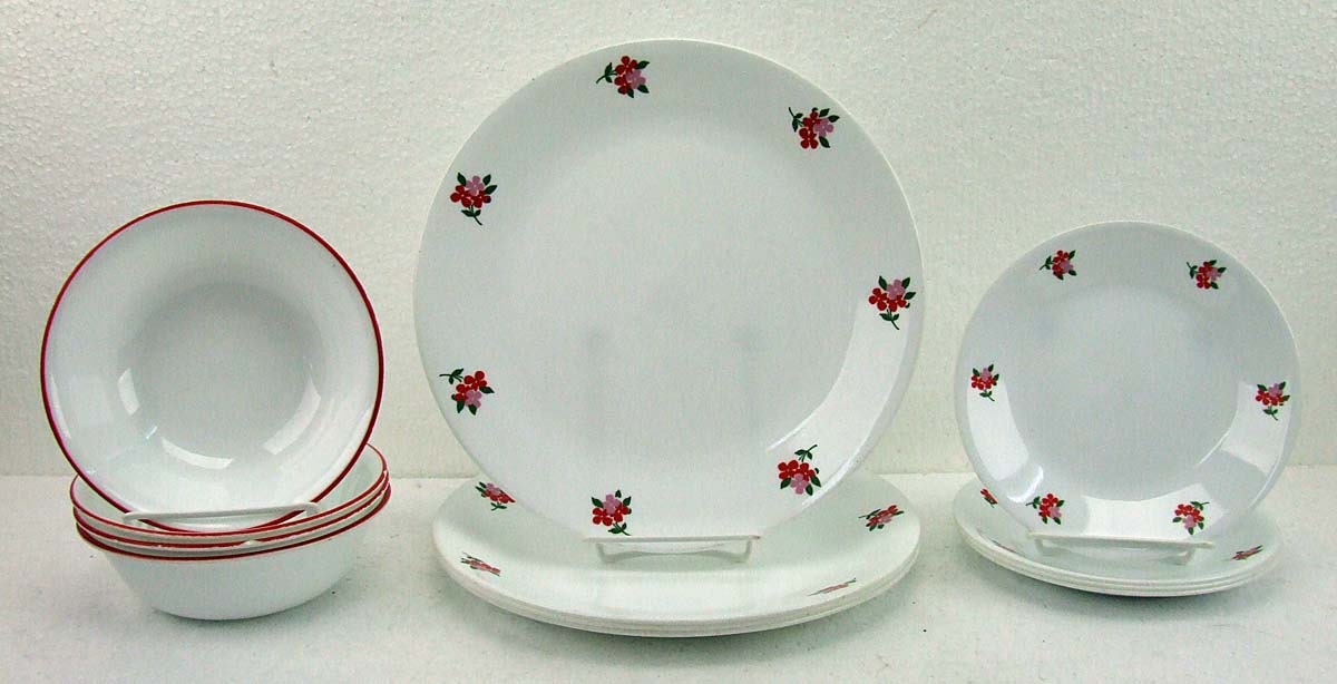 Vintage Red White Flowers Corelle Dinnerware Dish Set Bowls