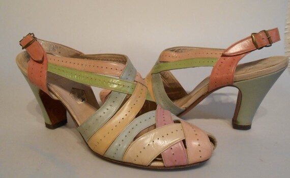 A Bursting Spring Time Bloom Vintage 1930s Rare Pastel Woven