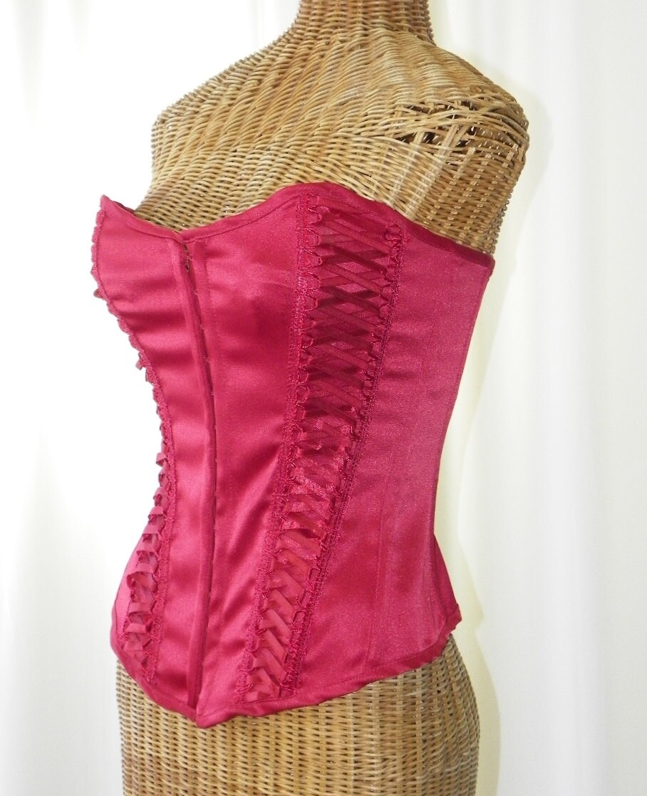 Corset Bustier Long Line 14 Bones Red Lace by Voilavintagelingerie