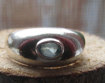 RETRO Vintage Sterling Silver Ladies Womens Ring with Aquamarine Gemstone Size 7
