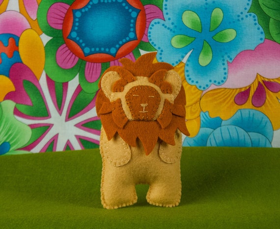 felt lion pattern free