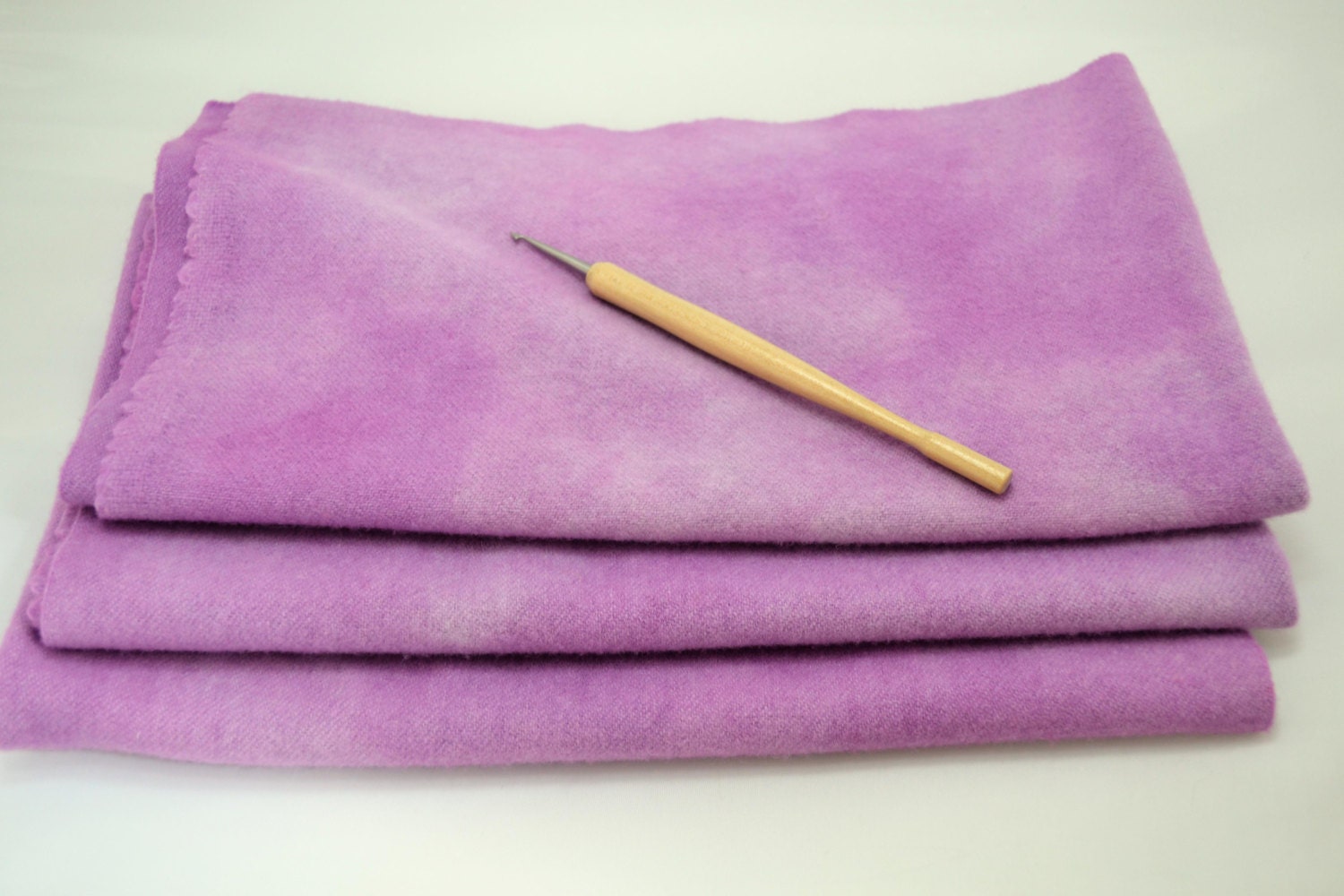 Hand Dyed Rug Hooking Wool Mottled Lavender