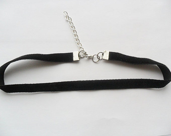 Velvet choker necklace black ribbon ,adjustable size with a width of 3/8” ( pick your neck size) Ribbon Choker Necklace