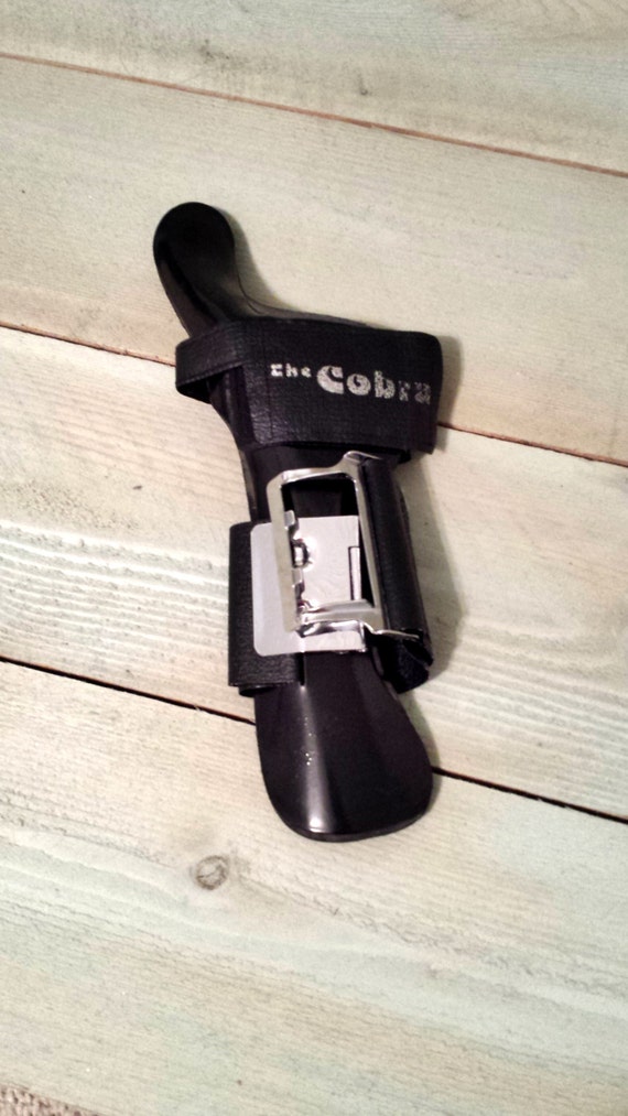 The Cobra Bowling Wrist Support