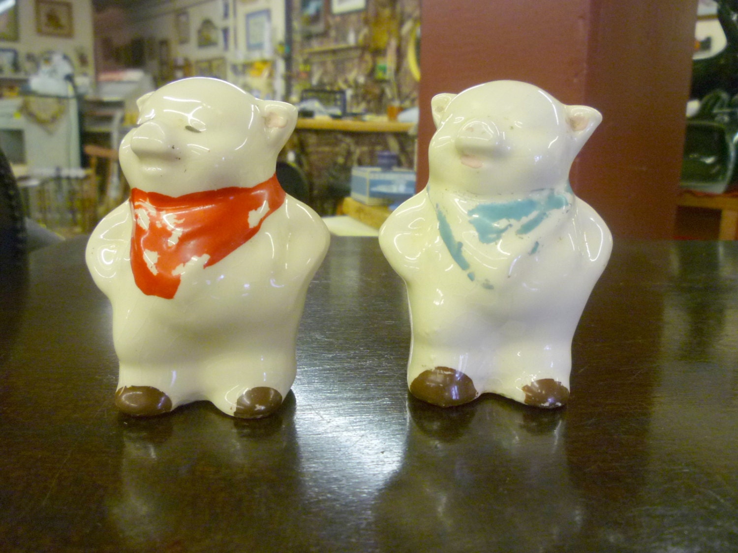 Original Shawnee Smiley Pig Salt & Pepper Shakers