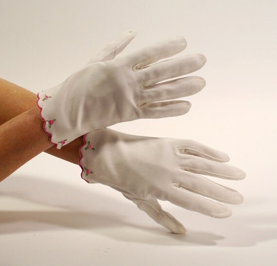 Vintage Ladies White Cotton Dress Gloves Short Length Size