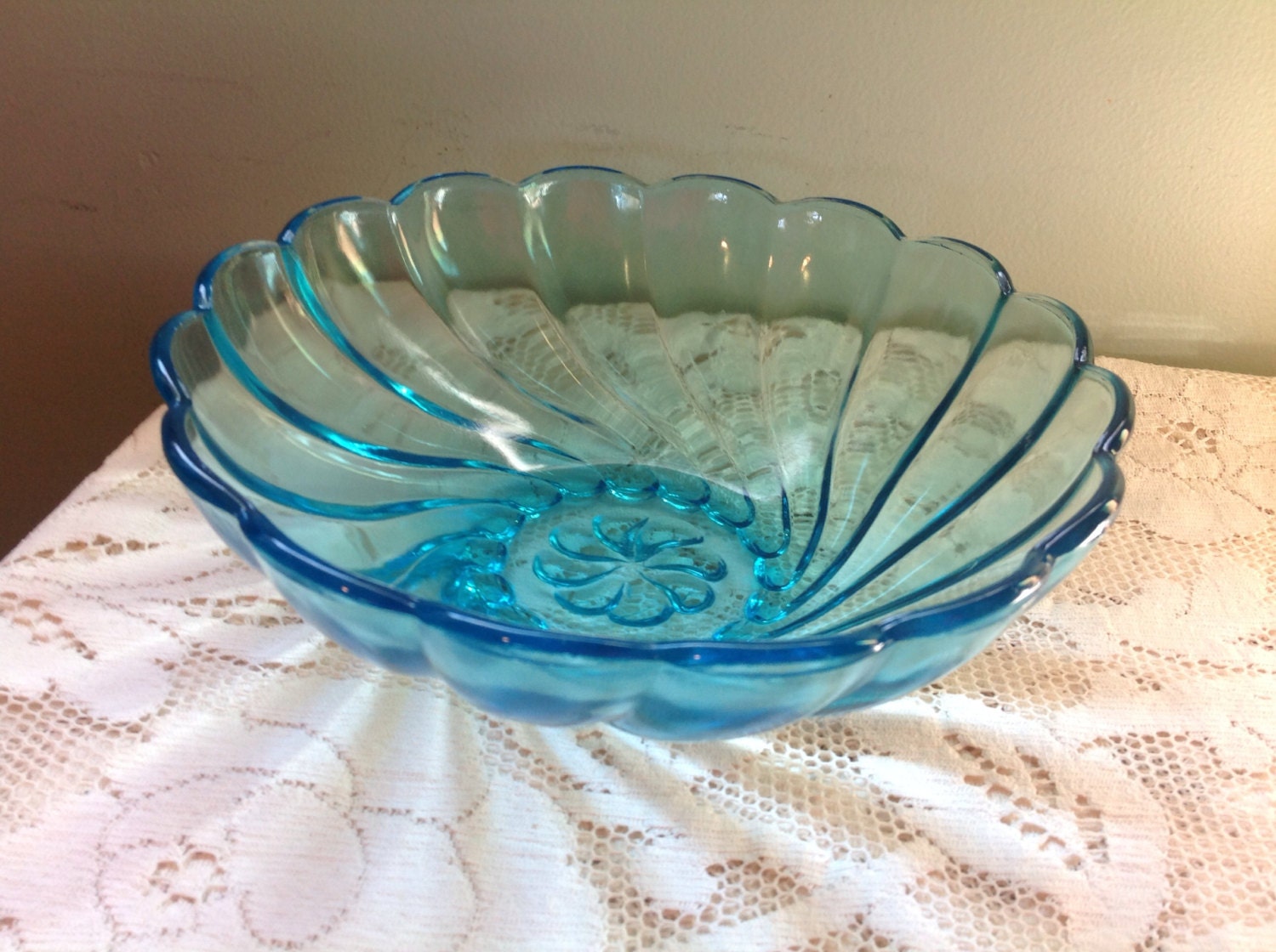 Hazel Atlas Capri Blue Serving/Dessert Bowl Turquoise Glass Bowl