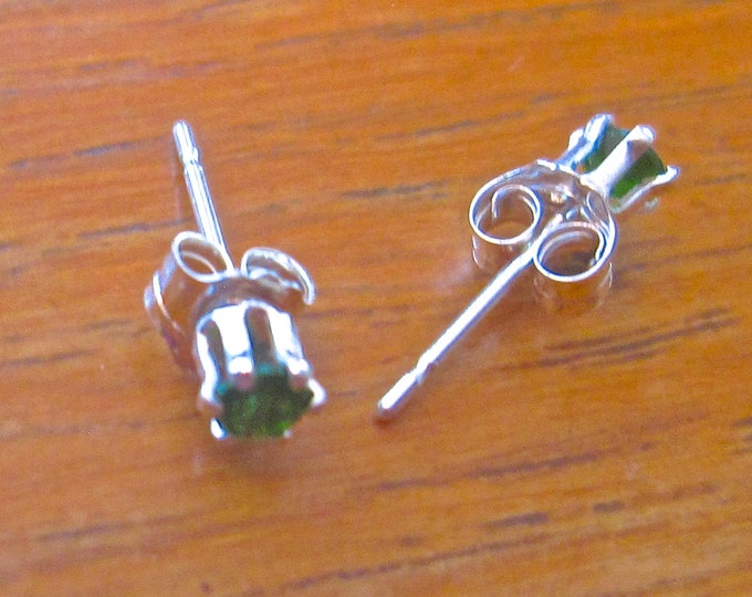 Chrome Diopside Studs, Petite 3mm Round, Natural Set in Sterling Silver E57