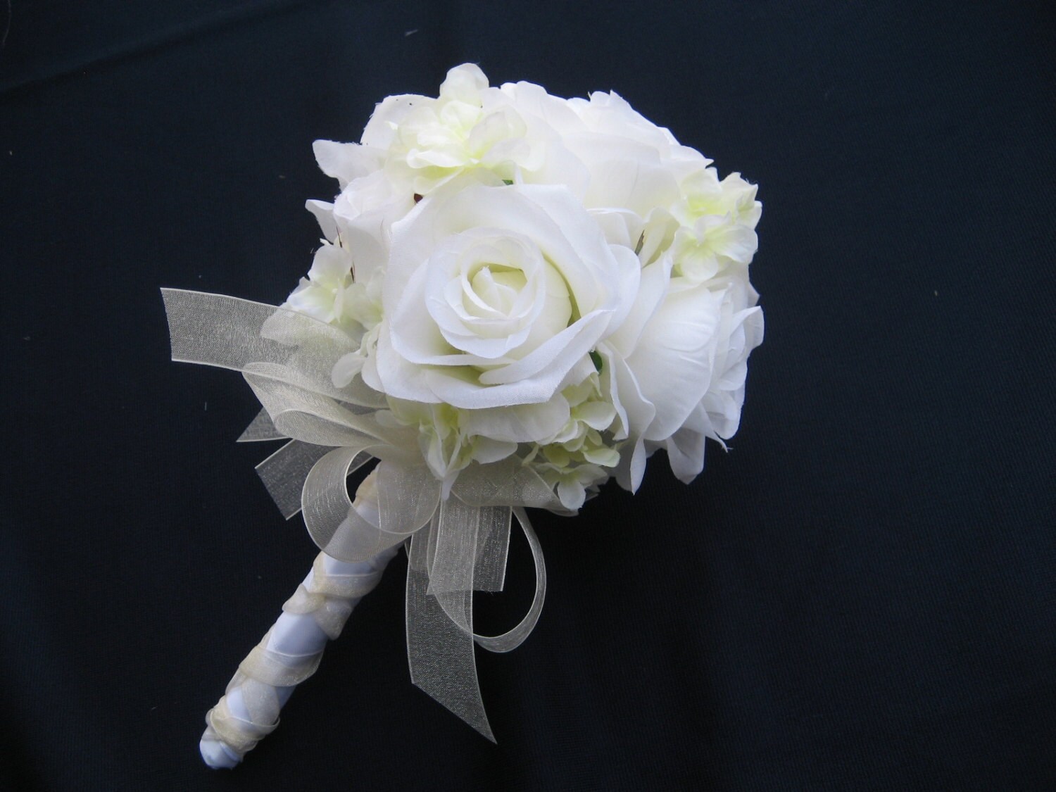 Toss Bouquet / Throw Away Bouquet