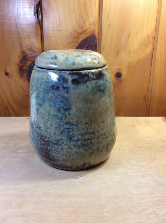 Custom Ceramic Pet Urn Keepsake Urn Memorial Dog Urn Cat Urn Pottery