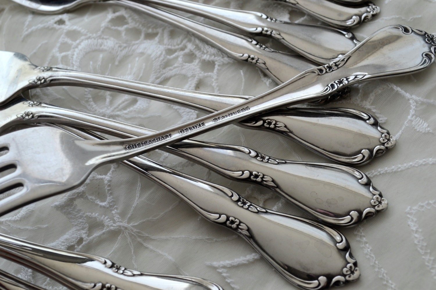 Vintage Oneida Oneidacraft Deluxe by FlatwareReplacements on Etsy